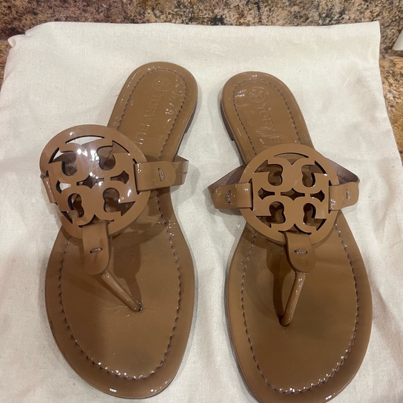 Tory Burch Shoes - Tori Burch flip flops. Size 8.